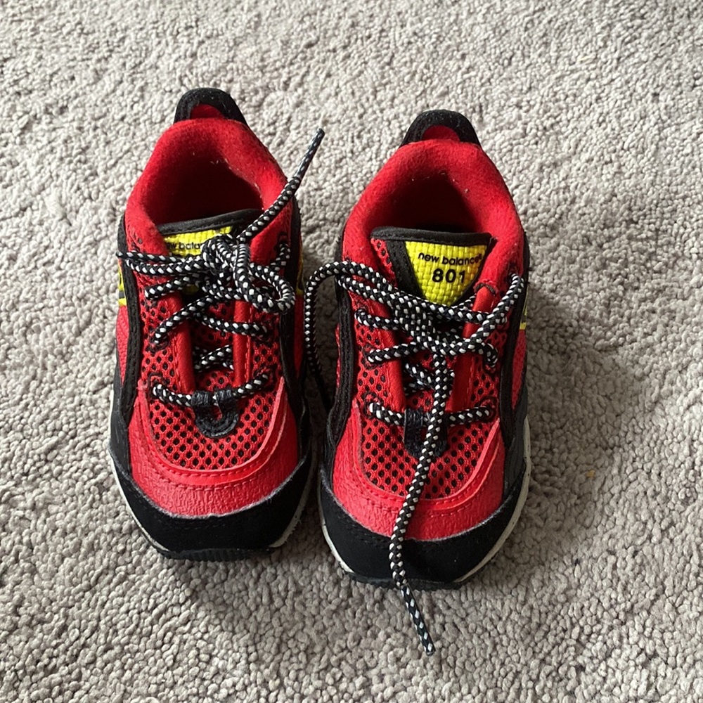 New Balance - Picture 2 of 3